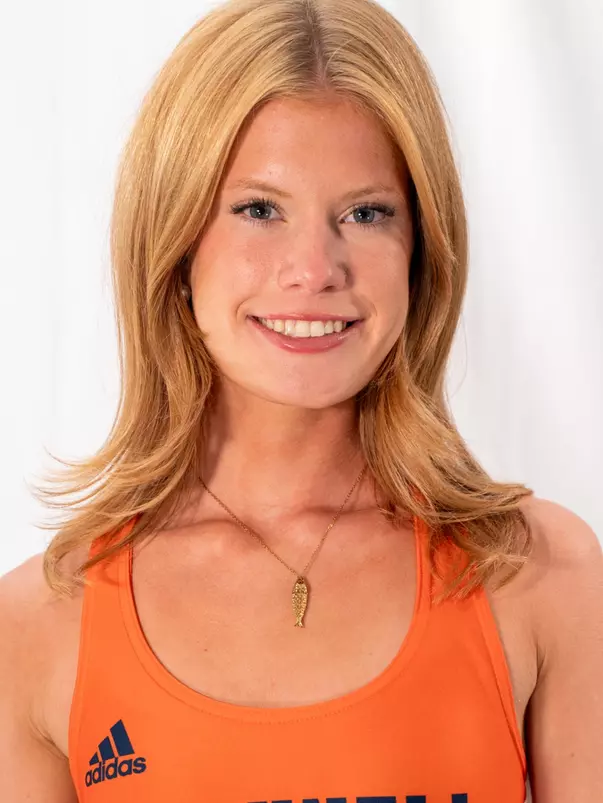 Natalie Dill Headshot