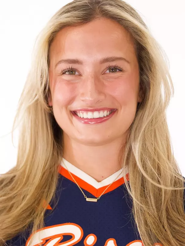 Nicole Lioumis Headshot