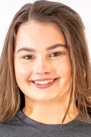 Bella Schraa Headshot