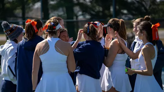 Women's Tennis Huddle