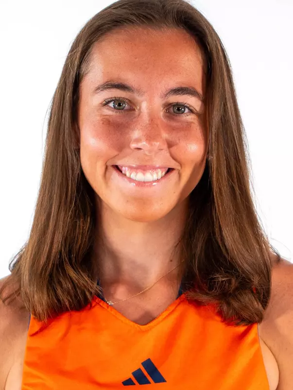Clara Espenshade Headshot