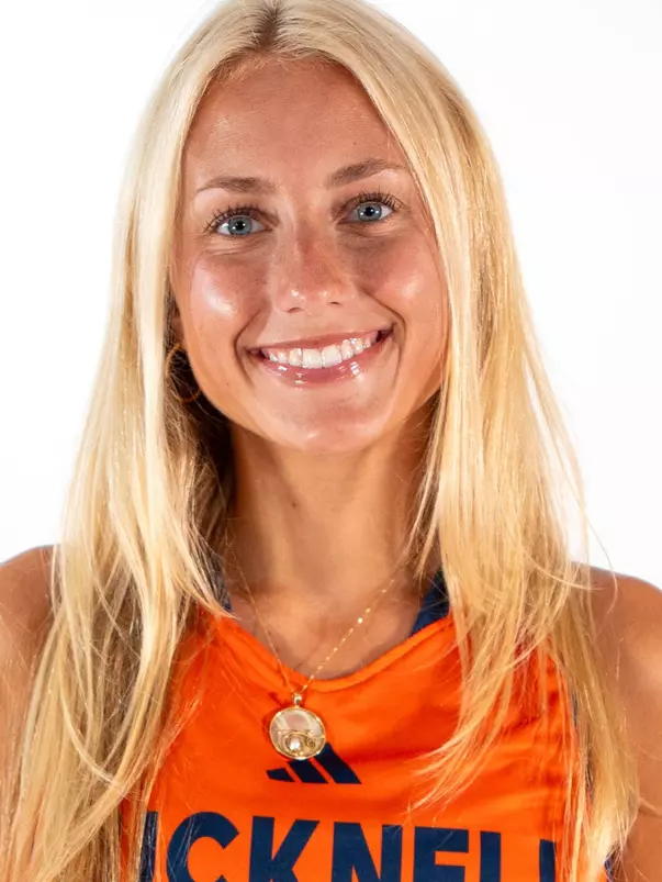 Juliana Serafin Headshot