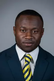 2017 DeZhon Grace Head Shot