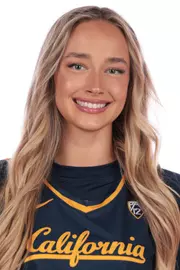 Mia Mastrov headshot
