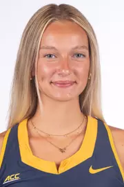 2025 FH: Zara Schmitz headshot