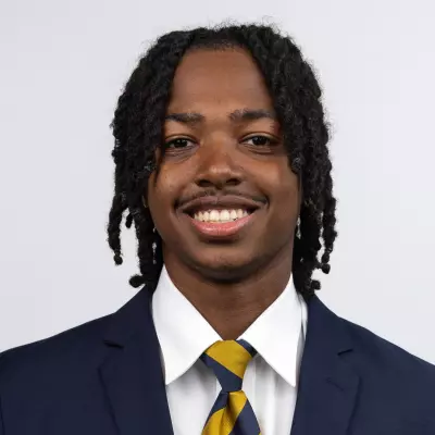 Jae'on Young headshot