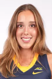 Emma Becker Headshot