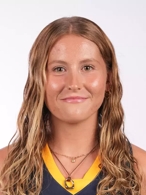 Hannah Ward Headshot