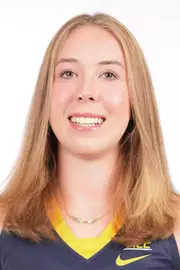 Laura Becker headshot