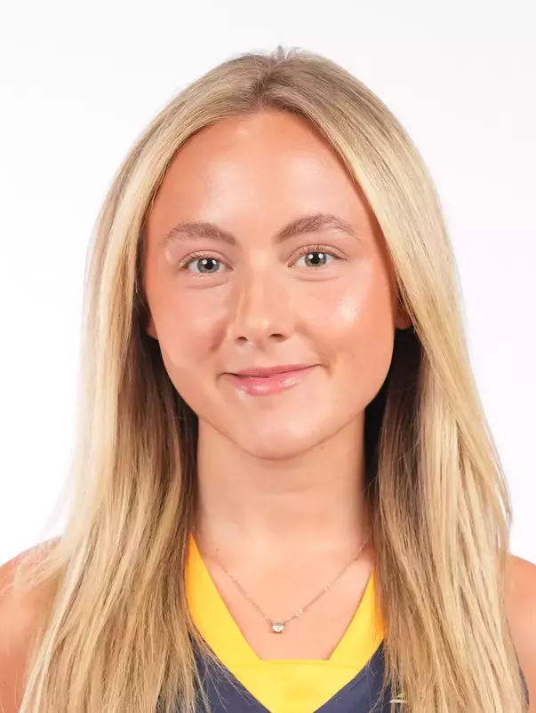 Samantha Reder Headshot