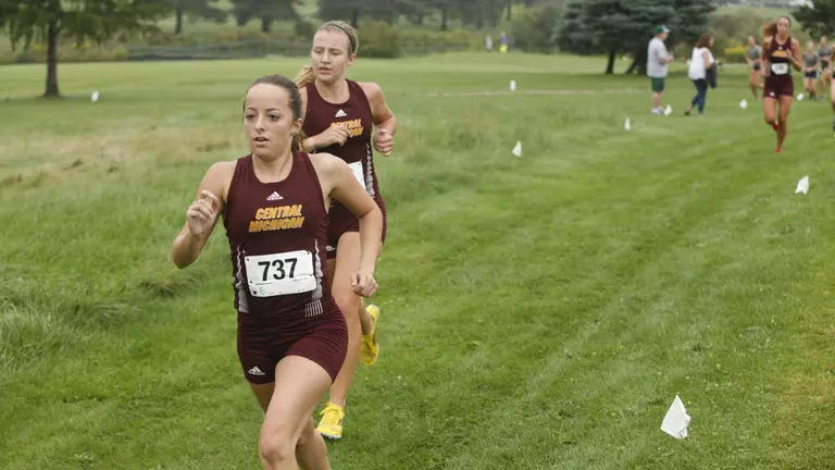 Schubert, Beckmann Lead CMU Runners