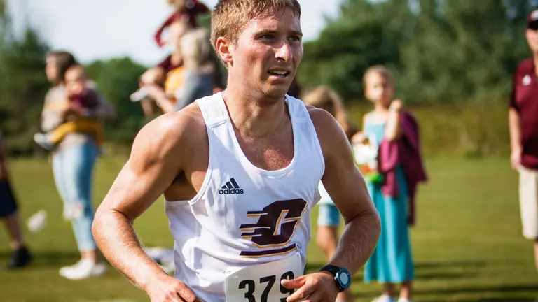 'Team Dad' Beckmann Leads Men's Cross Country