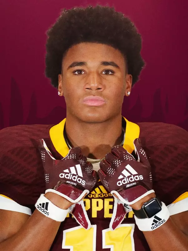 Braylen Naves Headshot 04