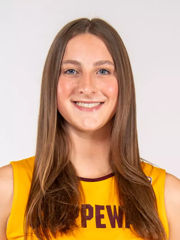 Maggie Uhwat Headshot