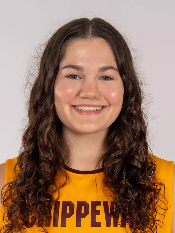 Linnea Willer Headshot