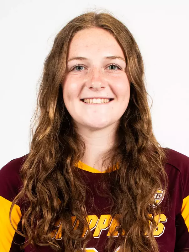 Grace Baczek Headshot