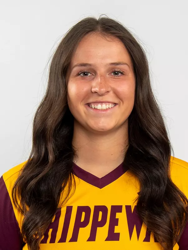 Allyssa Hollo Headshot