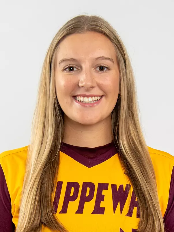 Mackenzie Langan Headshot