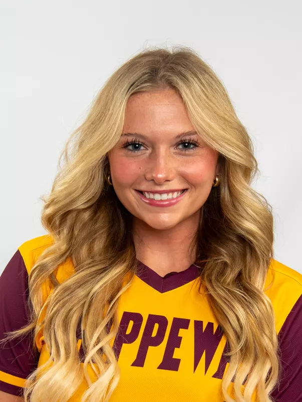 Madelyn Wallace Headshot