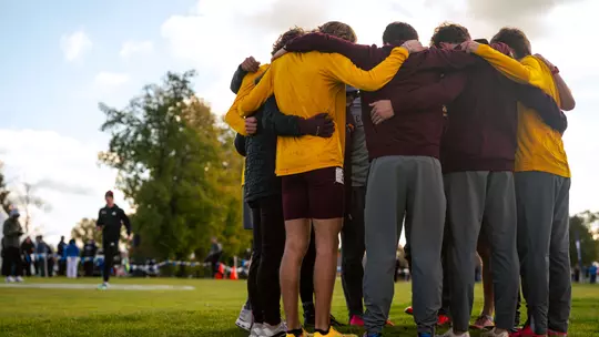 Women's Cross Country Takes 14th at Great Lakes Regionals, Men 20th Image