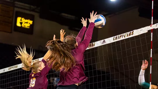 Olin Charts 250th Career Block in Volleyball Loss to Ohio Image