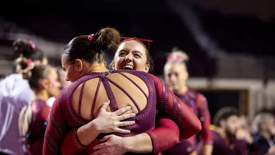 Gymnastics Defeats Illinois State on Alumni Night Image