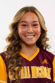 Ella Luegge Headshot