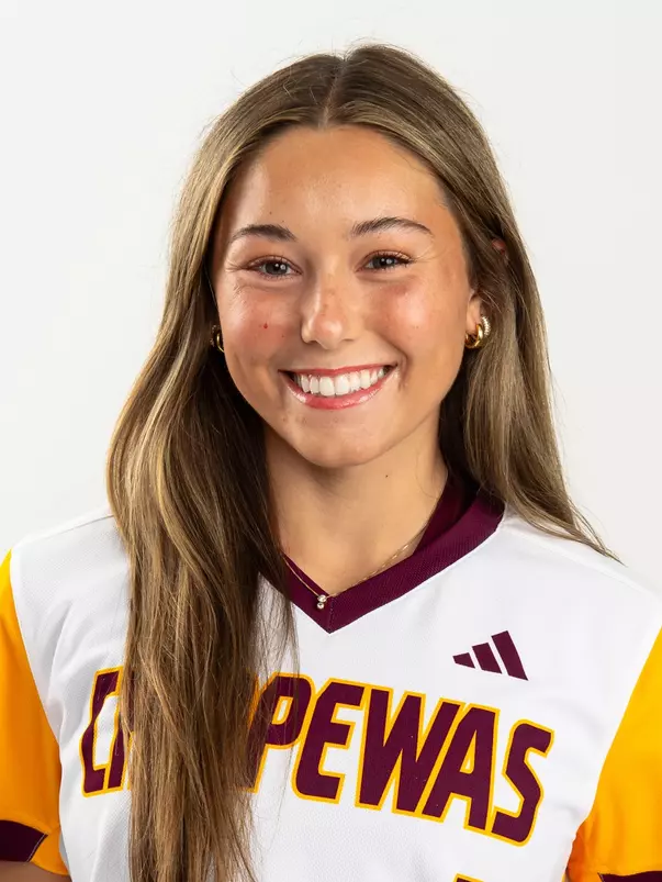 Ella Luegge Headshot