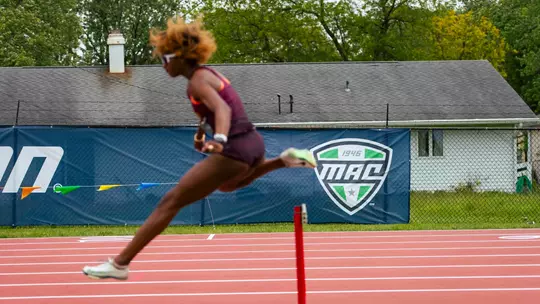 Linnearia Richards MAC Championships