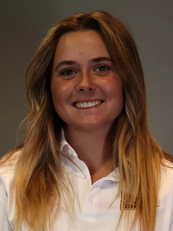 Madilyn Anderson Headshot