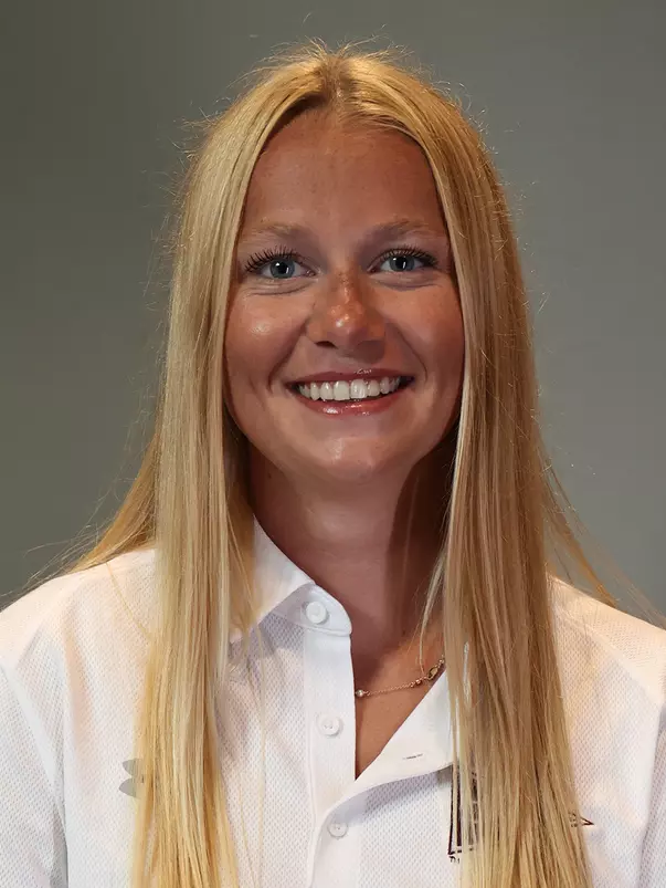 Isabella Shakespeare Headshot