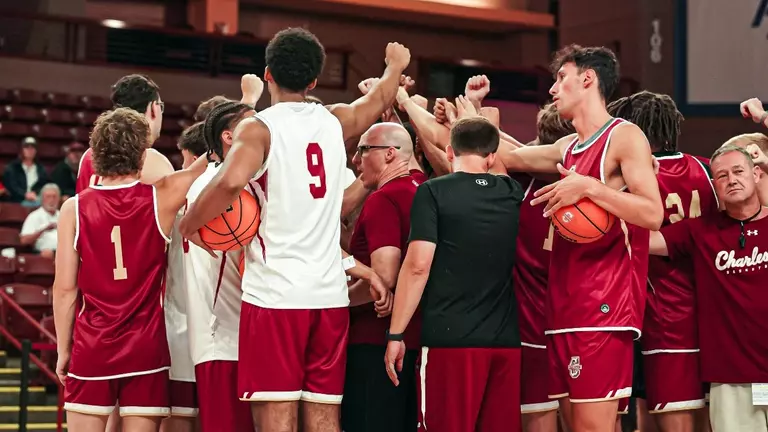 Men's Basketball Huddle