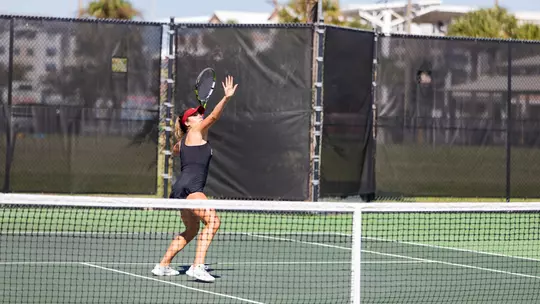 Dougherty raises arm for hit
