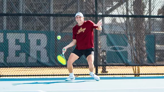 Leon Harder returns serve