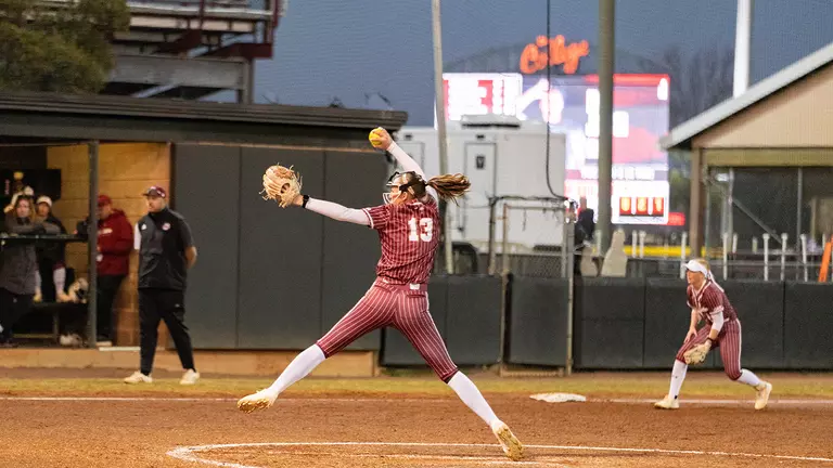 Ryley Kutter pitching