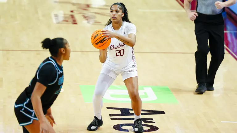 Anilys Rolon shoots three