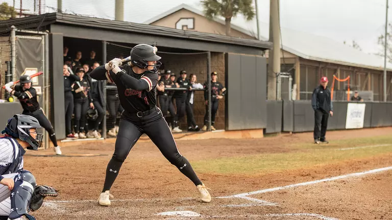 Hailey Seymour preparing to hit a ball