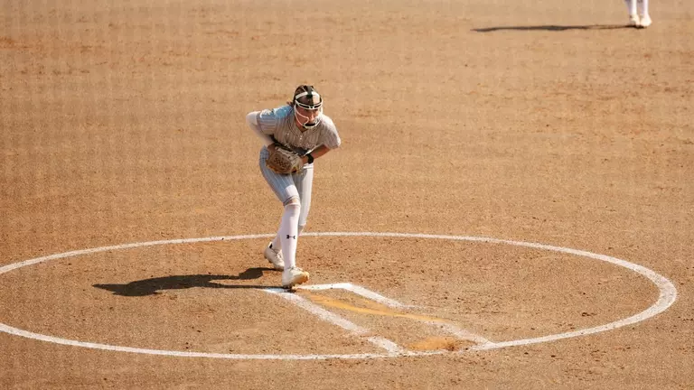 Ryley Kutter pitching
