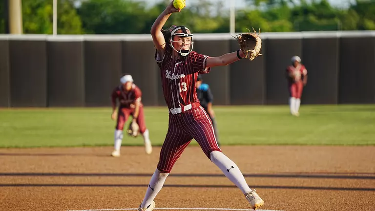 Ryley Kutter pitching