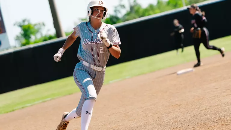Leela Langston running bases