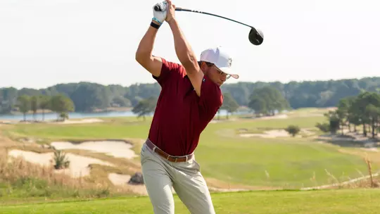 Johan Bredenkamp swings at the teebox