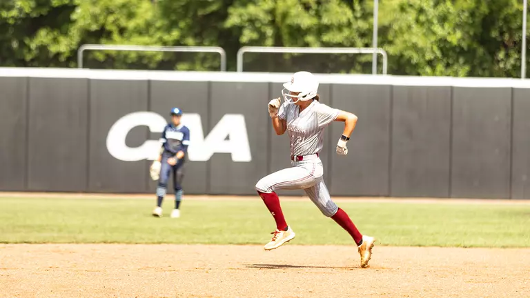 Leela Langston running bases