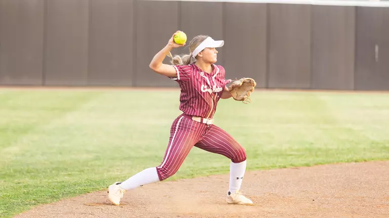 Austy Miller throwing the ball