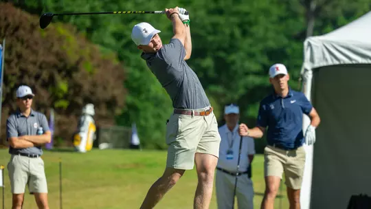 Jules Lauer swings the club