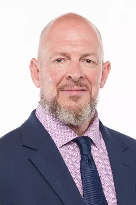 Aaron Fearne Headshot