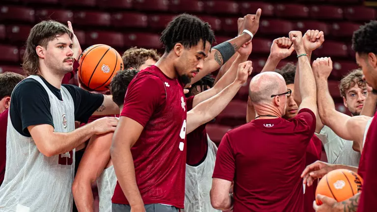 Men's Basketball Huddle
