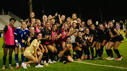 Women's Soccer Full Team W