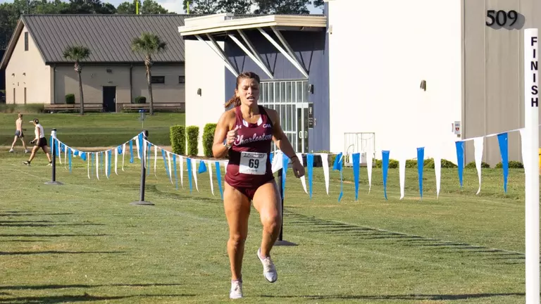 Lauren Resnick crossing finish line
