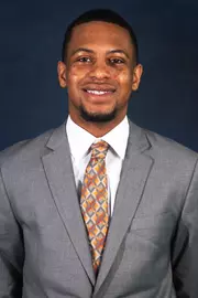 Devin Davis Headshot