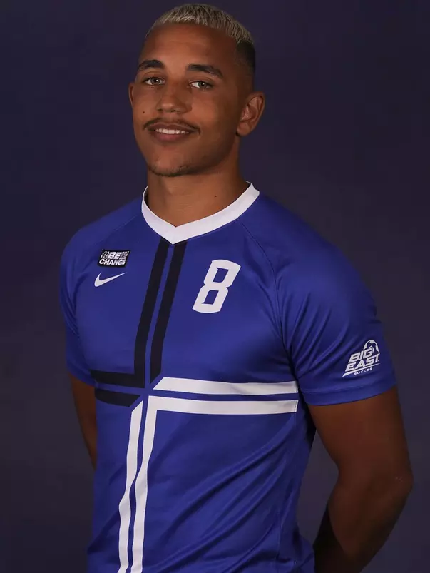 Auguste 2022 Head Shot